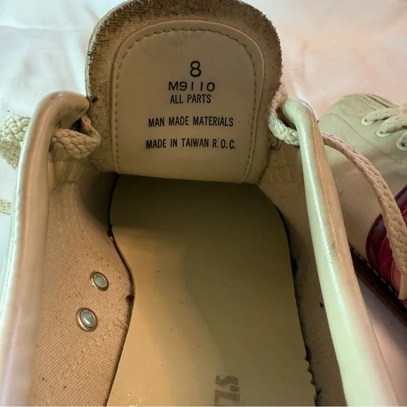 Classic Women's Bowling Shoes with Pink Accent - Picture 7 of 8